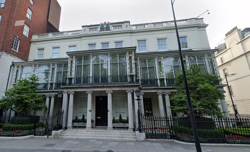 Dudley House in London