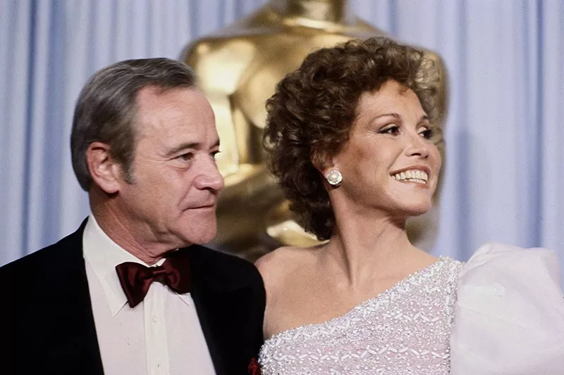 Jack Lemmon and Mary Tyler Moore