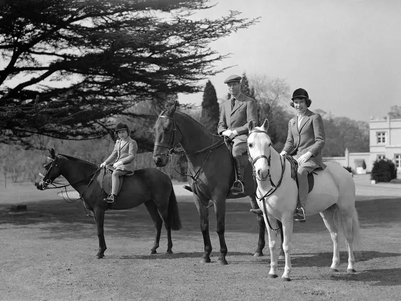 Princess Elizabeth with her dad and sister