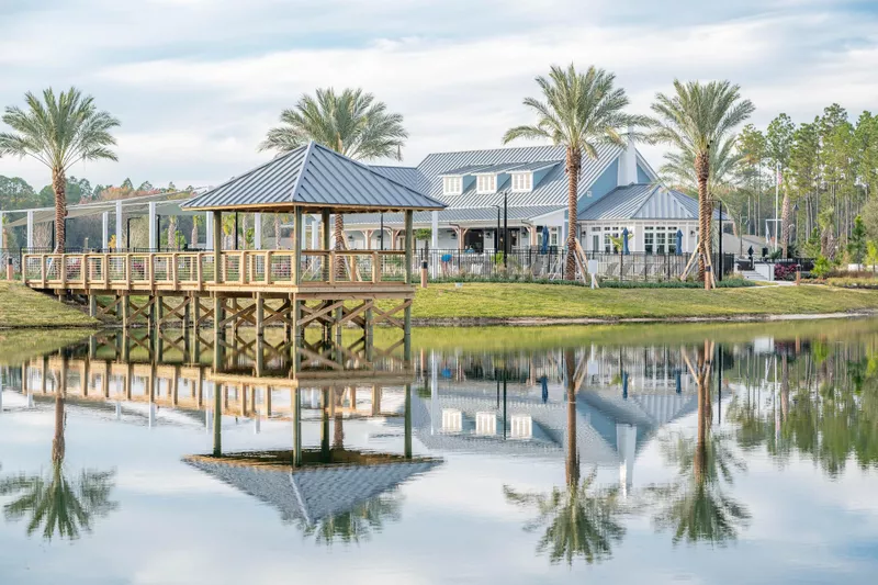 The lake and clubhouse in St. Johns, Florida