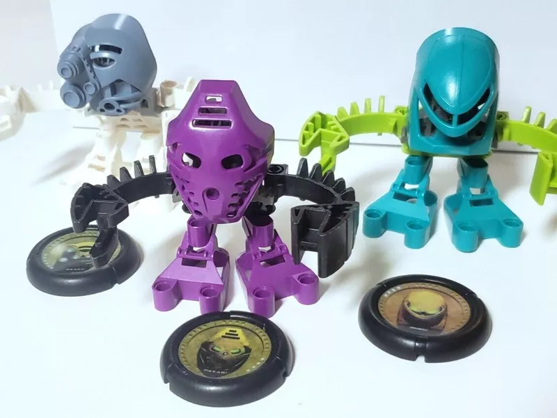 2001 Lego Bionicle toys