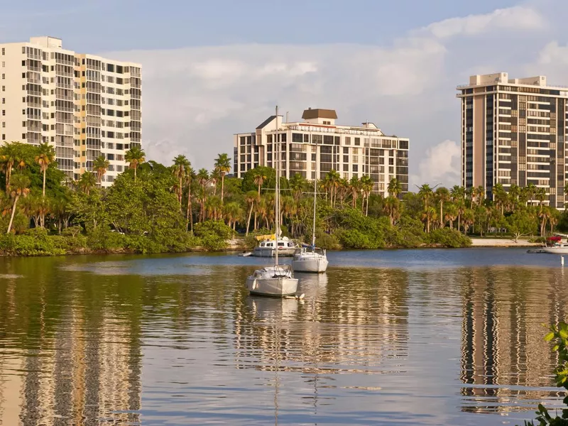 Sarasota yachts and apartments