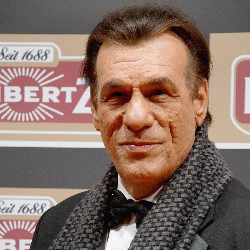 Robert Davi on the red carpet