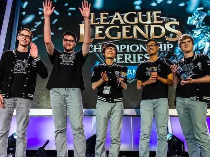 Team SoloMid celebrates