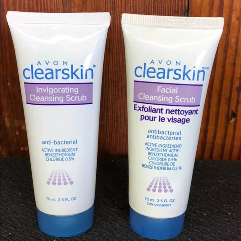 Avon Clearskin Invigorating Cleansing Scrub