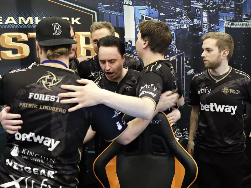 Ninjas in Pyjamas celebrates after winning match