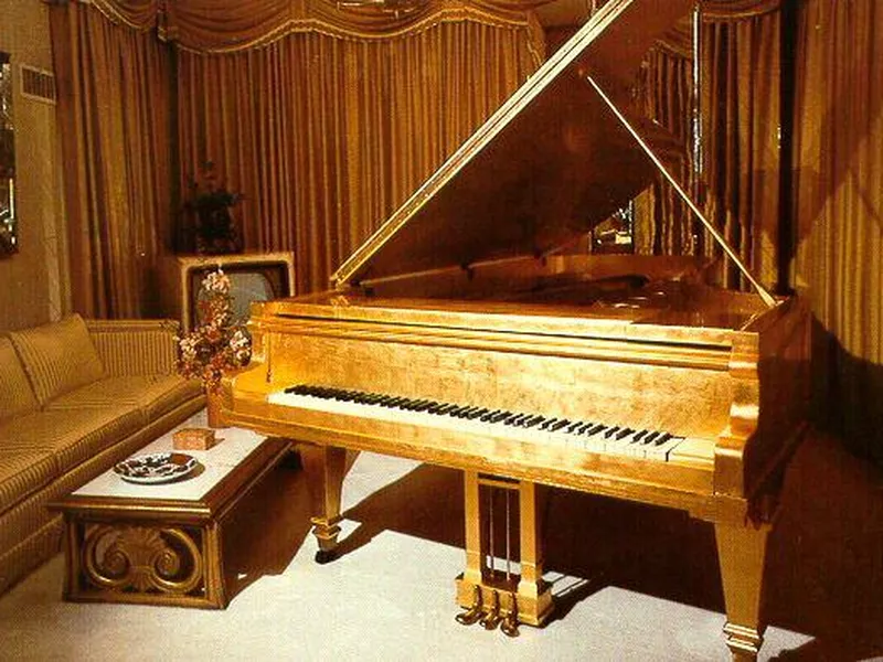 Elvis’ Gold Leaf Piano