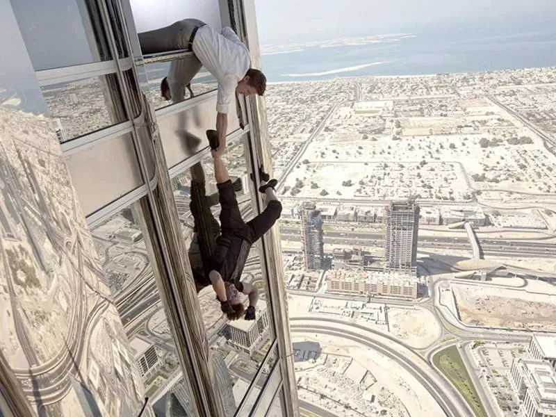 Tom Cruise Running Down the Side of Dubai’s Burj Khalifa