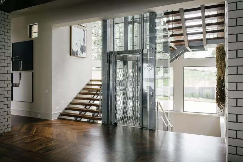 Glass elevator