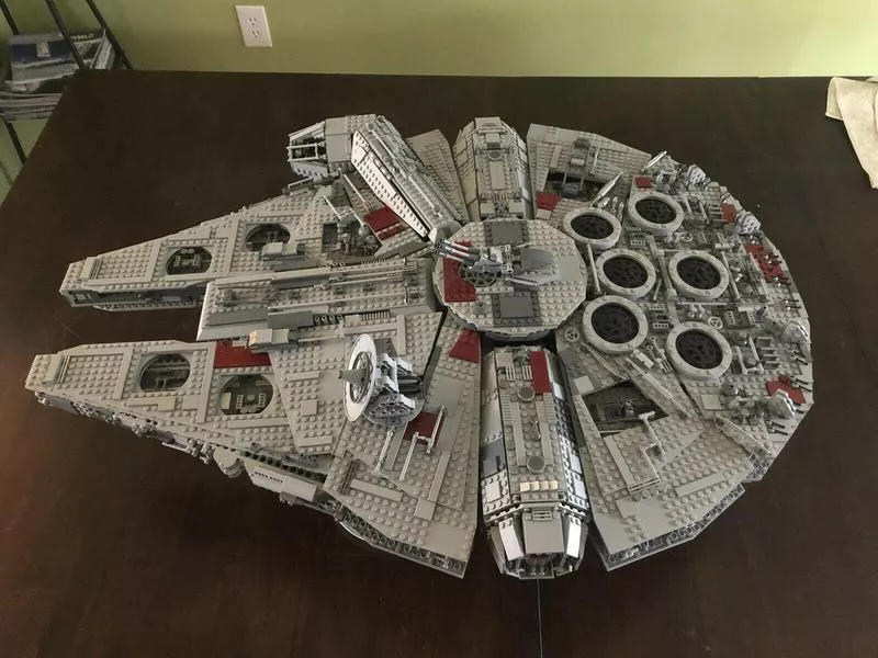 Lego Millennium Falcon