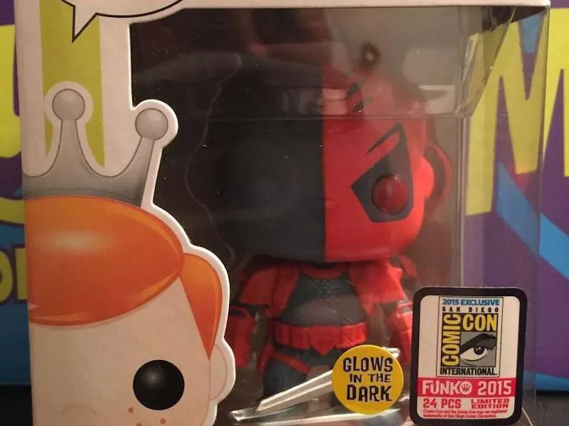 Deathstroke Freddy Funko Glow