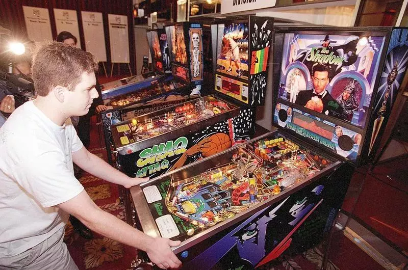 Pinball machine player