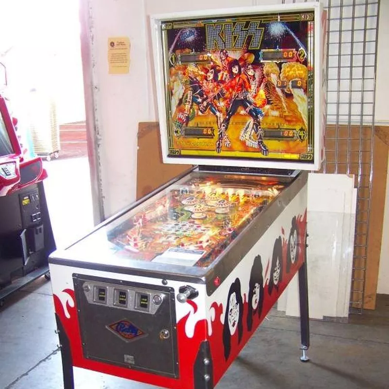 KISS pinball machine