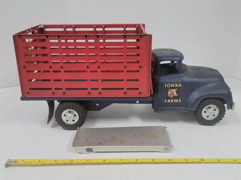 Vintage Tonka Farms Stake Truck