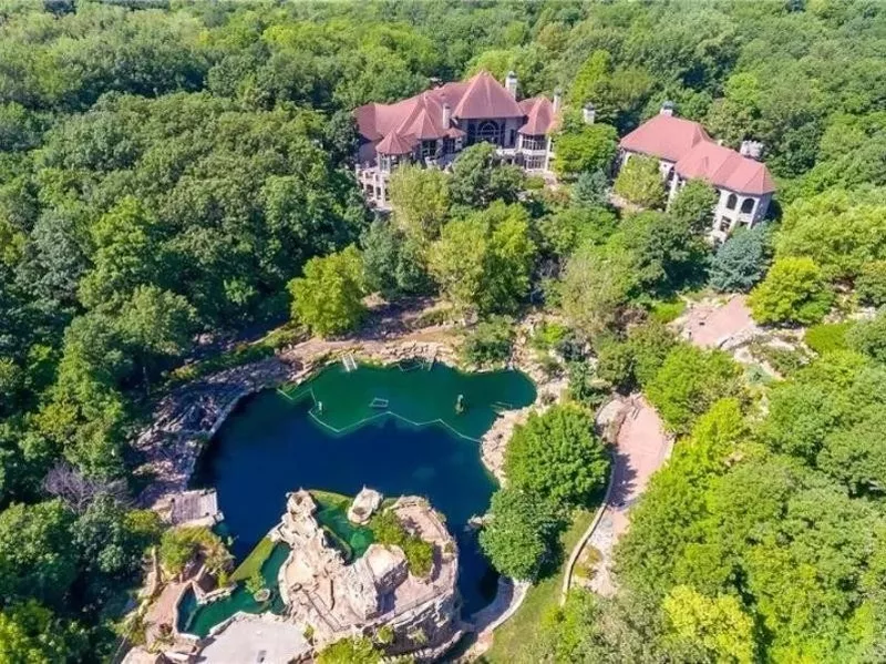 House with scuba grottos in Lake Quivira, Kansas