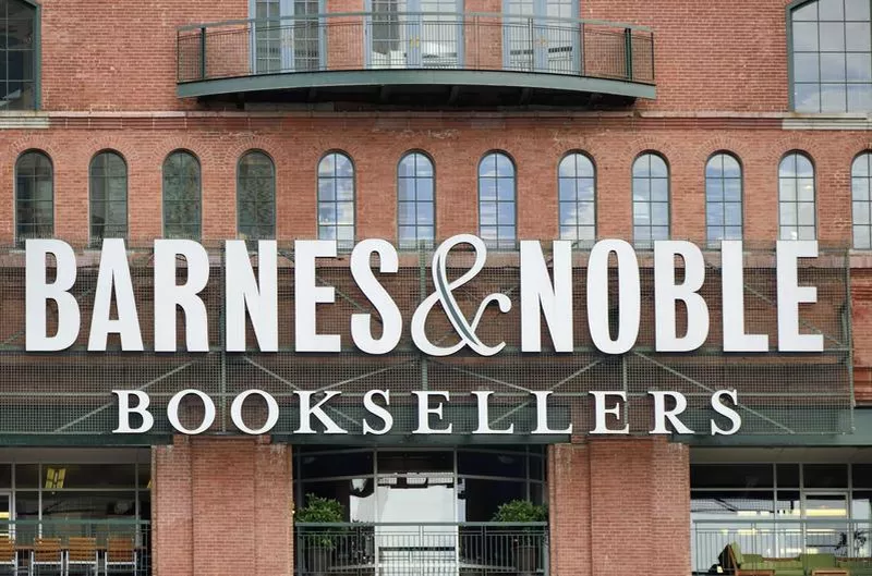 Barnes & Noble sued Amazon